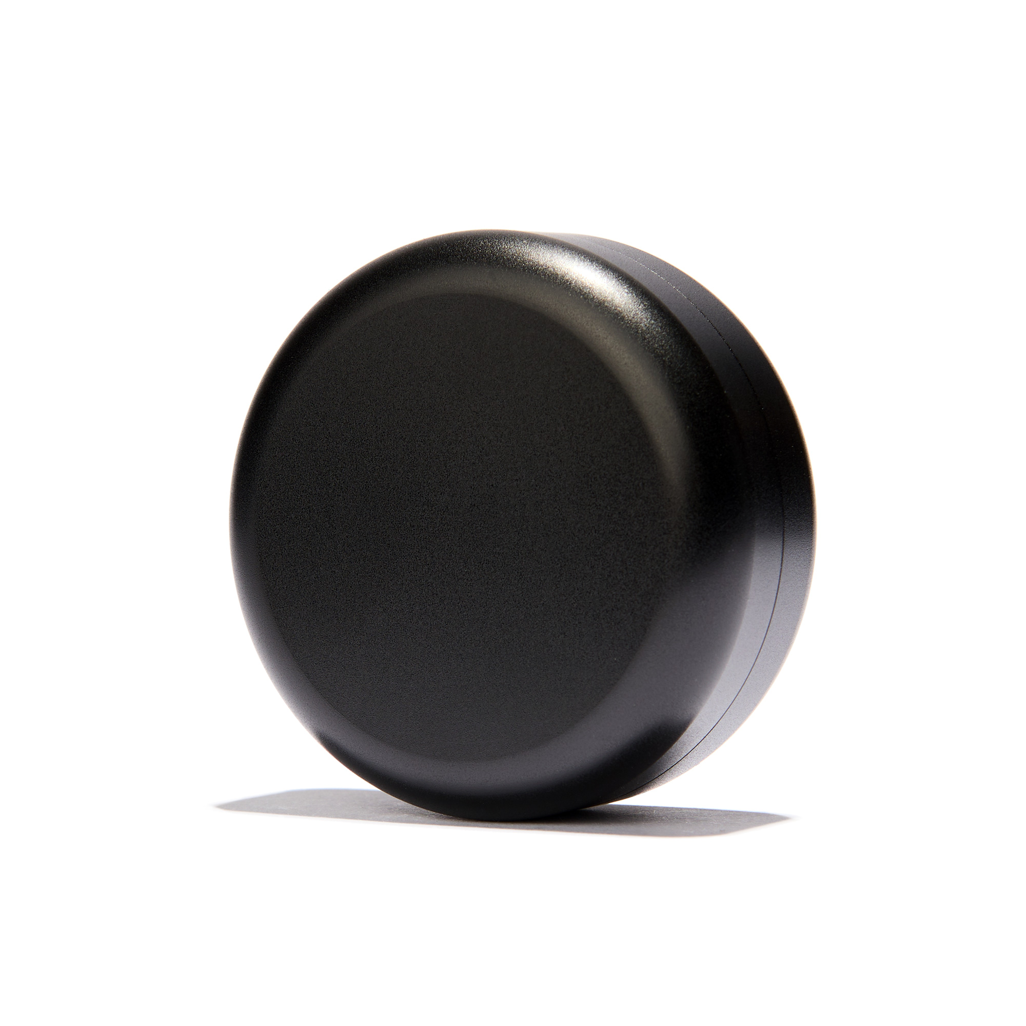 Schwarze SNUS Dose Puck S Metalldose geschlossen, 55mm Durchmesser